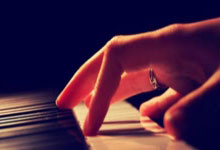 教练组或因比赛输球受质疑，考虑引入新战术：逆风时刻的理性抉择